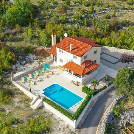 Secret Beauty With Saltwater Pool * Imotski