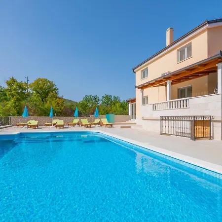 Secret Beauty With Saltwater Pool *