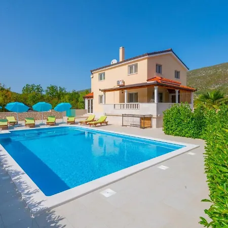 Villa Secret Beauty With Saltwater Pool