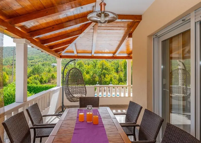 Secret Beauty With Heated Saltwater Pool