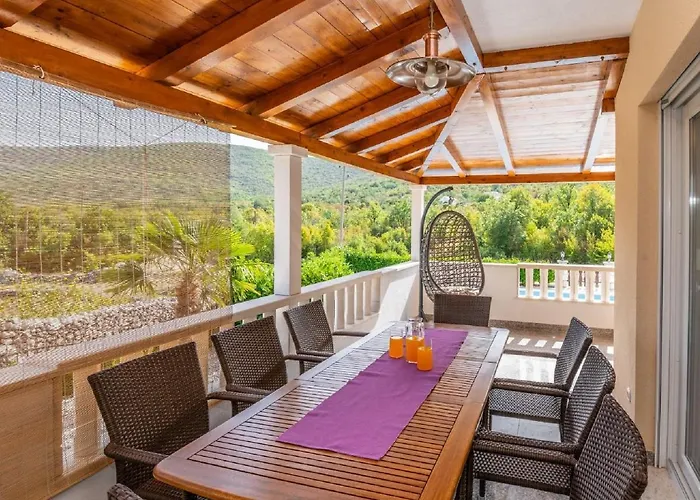 Vila Secret Beauty With Heated Saltwater Pool Imotski