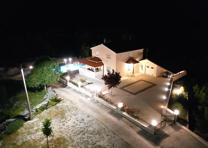 Secret Beauty With Heated Saltwater Pool Imotski