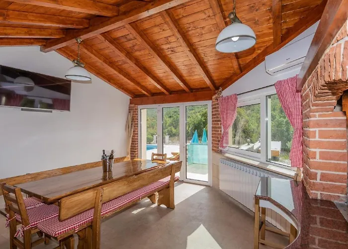 Secret Beauty With Heated Saltwater Pool Imotski
